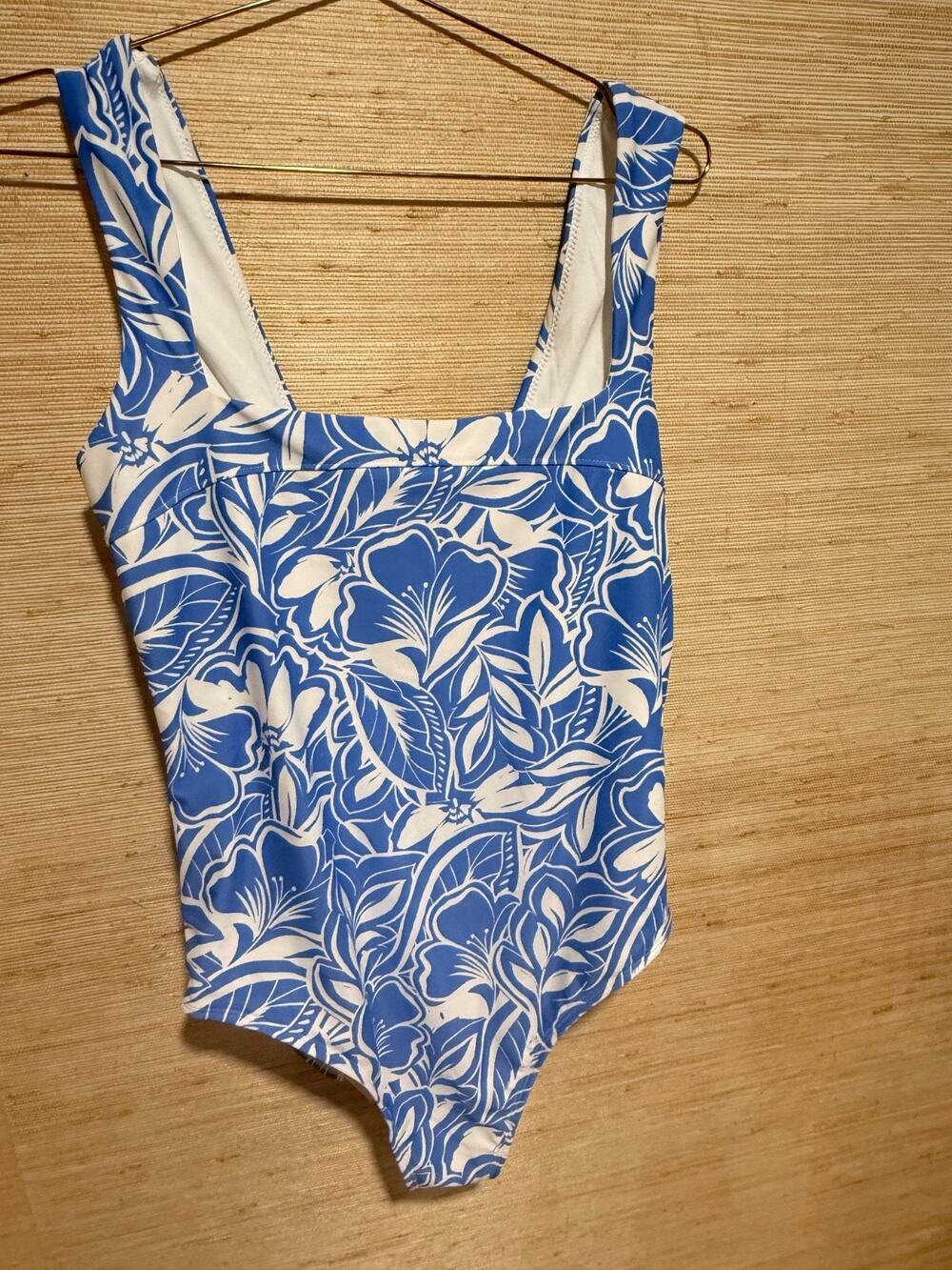 Old Navy Women’s One-Piece Swimsuit Floral Blue/White, Sz LARGE L, 3224